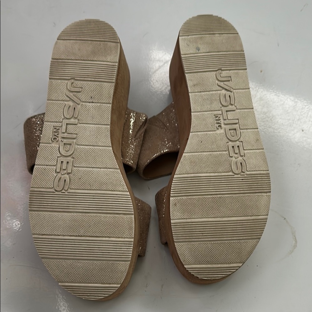 J/SLIDES Tan Mules with Elevated Textured Soles in Size 7.5 - Picture 8 of 8